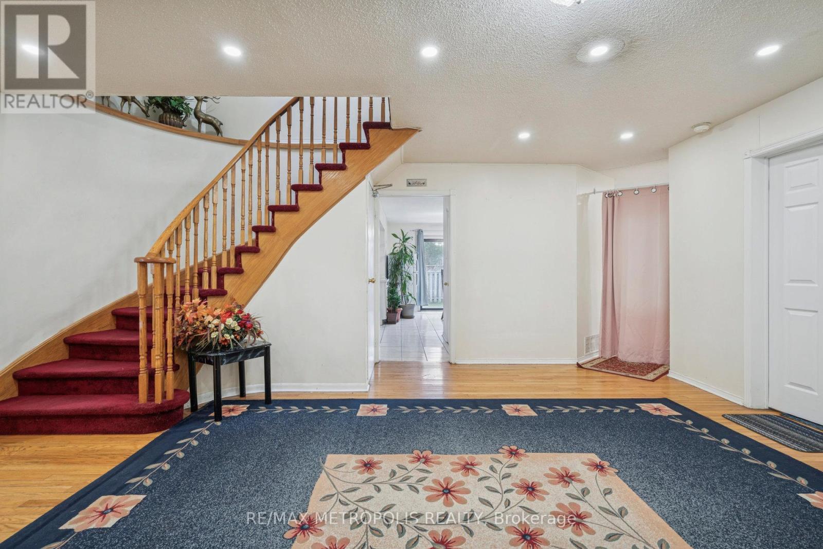 387 Ray Lawson Boulevard, Brampton, Ontario  L6Y 3X7 - Photo 4 - W12512580