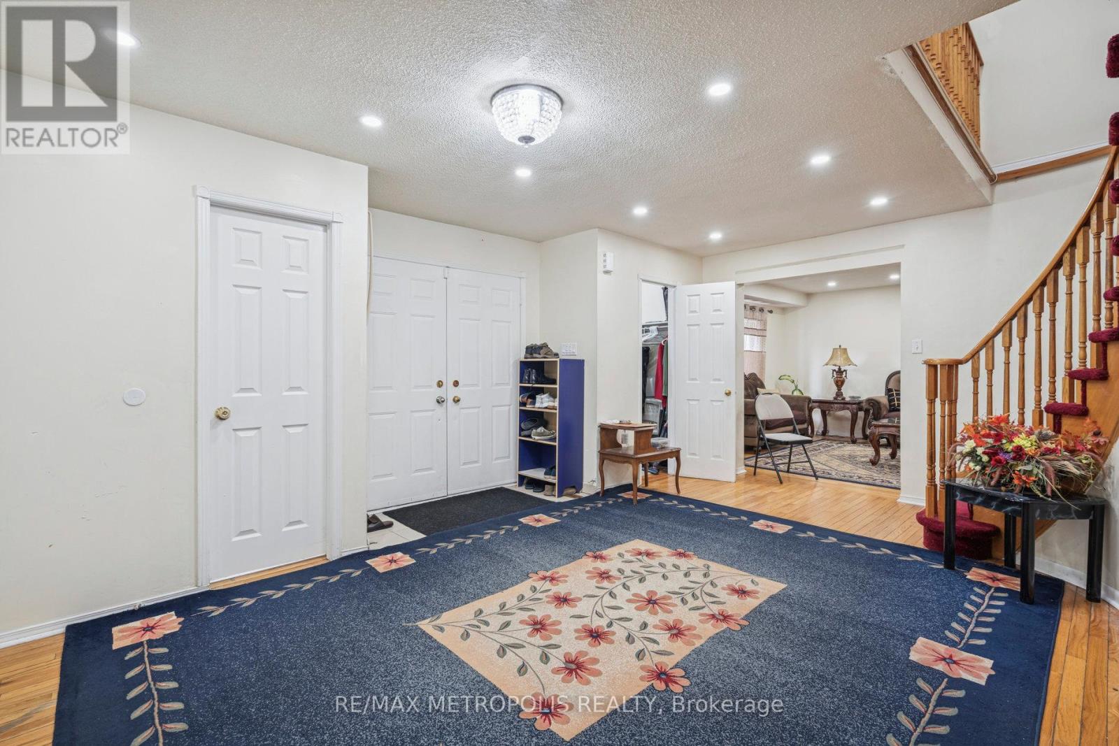 387 Ray Lawson Boulevard, Brampton, Ontario  L6Y 3X7 - Photo 5 - W12512580