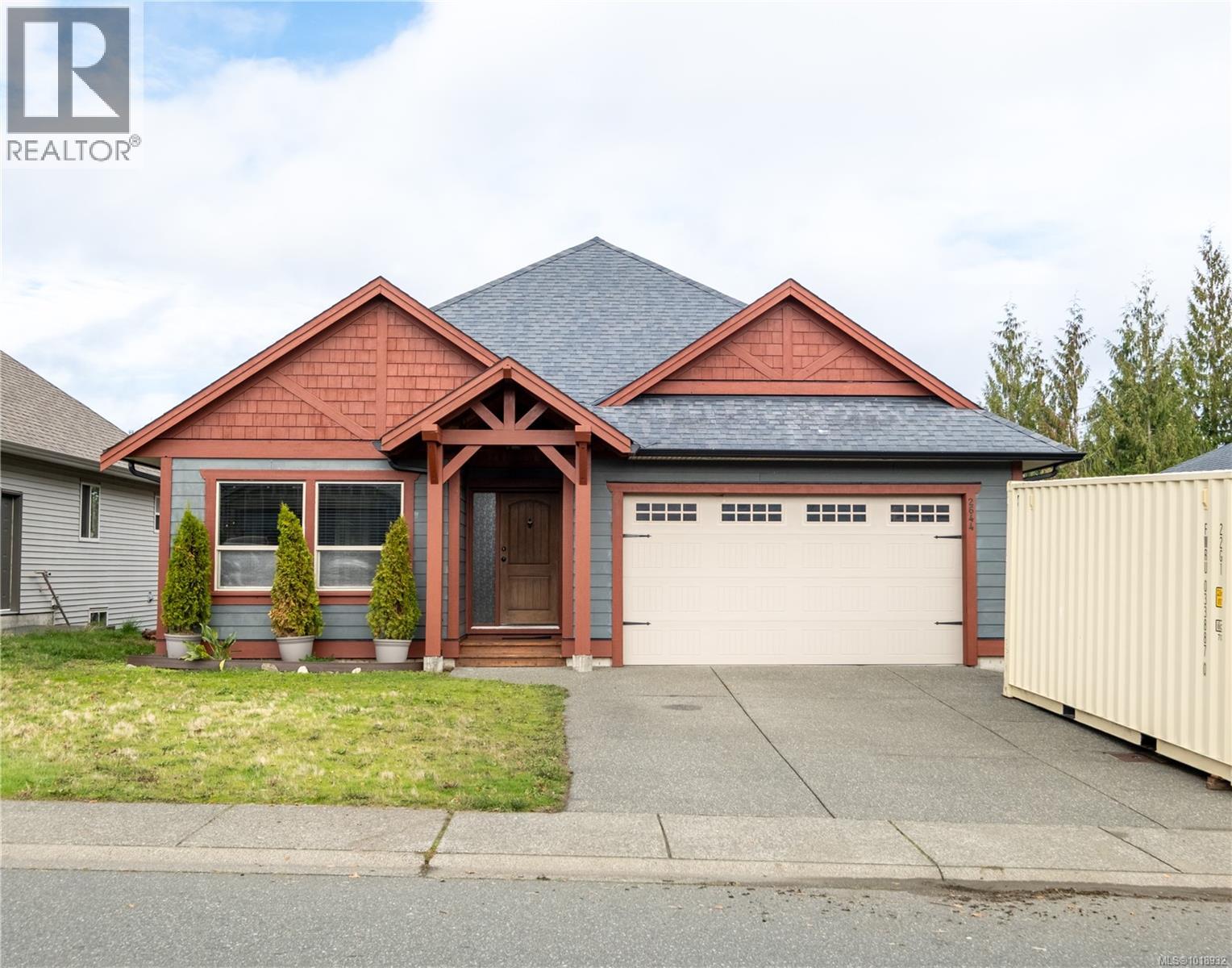 2644 Kendal Ave, Cumberland, British Columbia