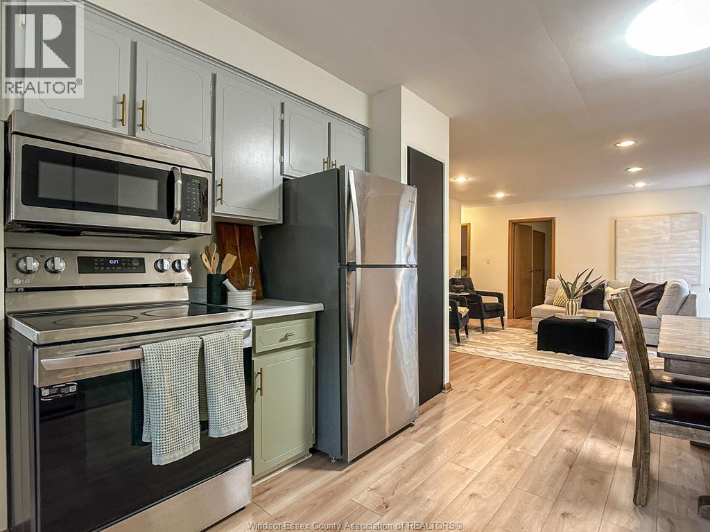 1096 Coventry, Windsor, Ontario N8X 3T6 - Photo 11 - 25028083