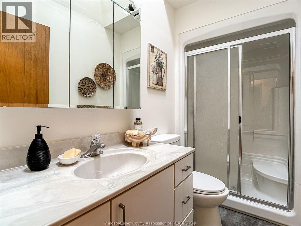 1096 Coventry, Windsor, Ontario N8X 3T6 - Photo 23 - 25028083