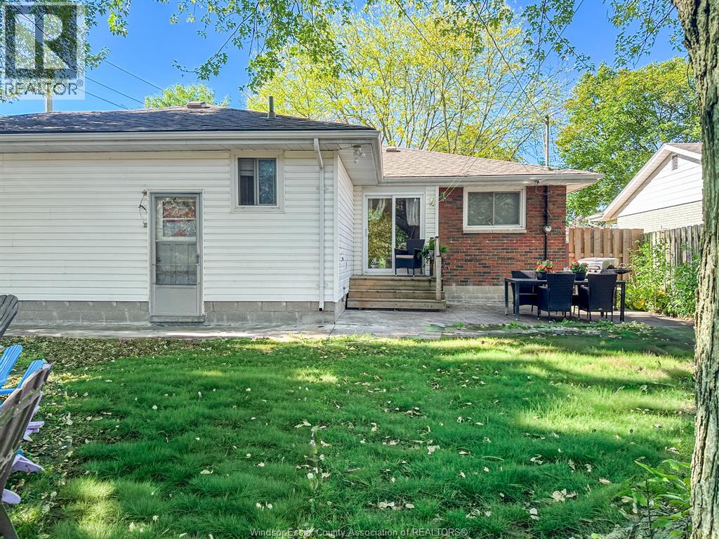 1096 Coventry, Windsor, Ontario N8X 3T6 - Photo 33 - 25028083