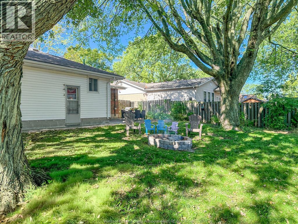 1096 Coventry, Windsor, Ontario N8X 3T6 - Photo 34 - 25028083