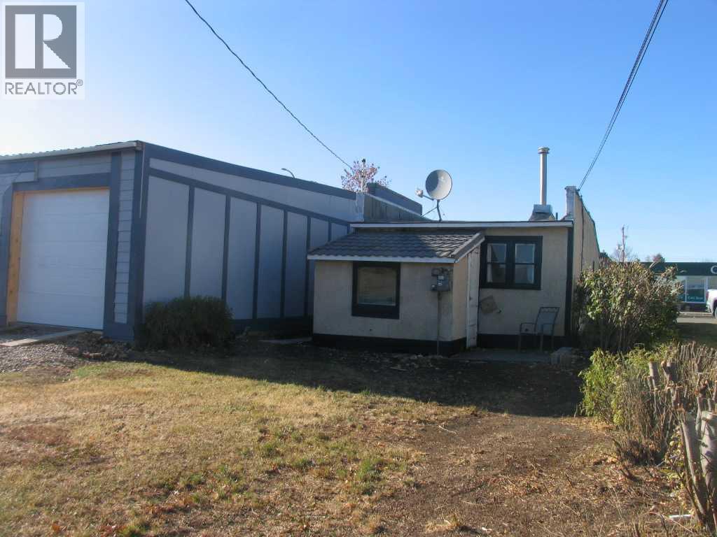 807 The Broadway Street, Standard, Alberta  T0J 3G0 - Photo 6 - A2268886