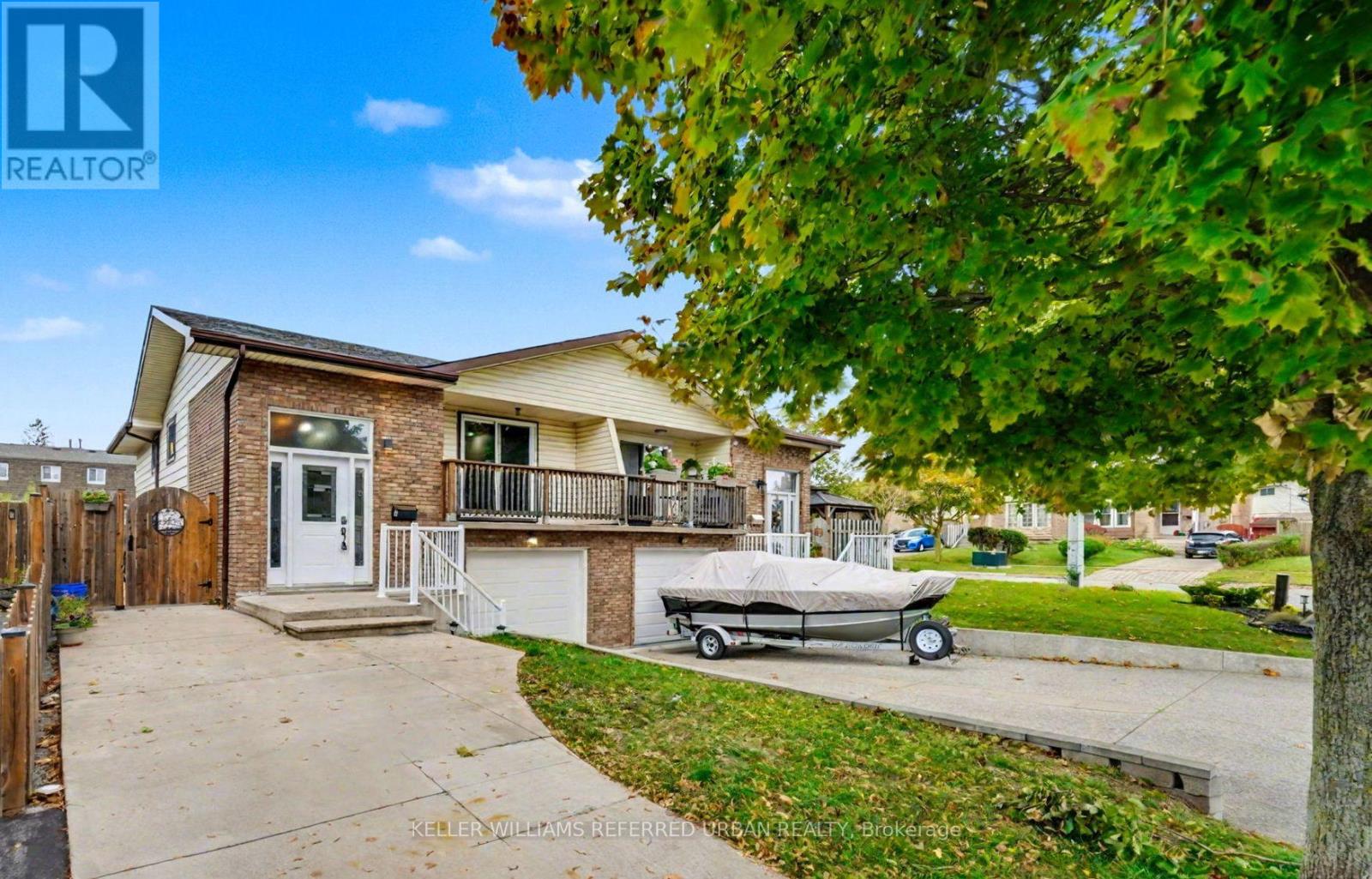 4 Deborah Court, St. Catharines, Ontario  L2P 3R6 - Photo 3 - X12512338