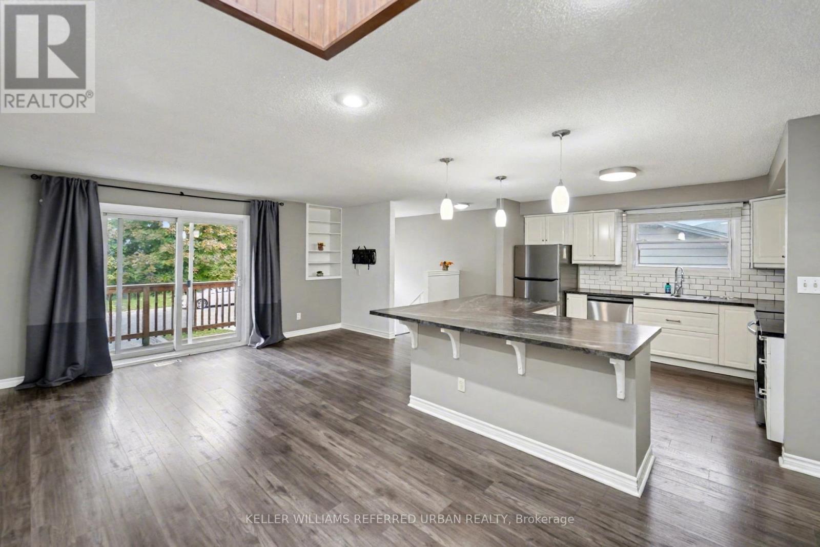 4 Deborah Court, St. Catharines, Ontario  L2P 3R6 - Photo 5 - X12512338