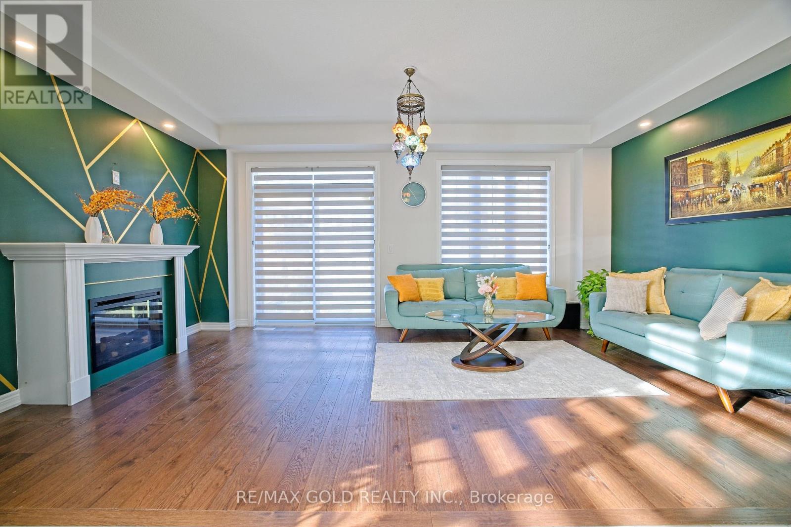 71 Gloria Street, Kitchener, Ontario  N2R 0R4 - Photo 11 - X12512348