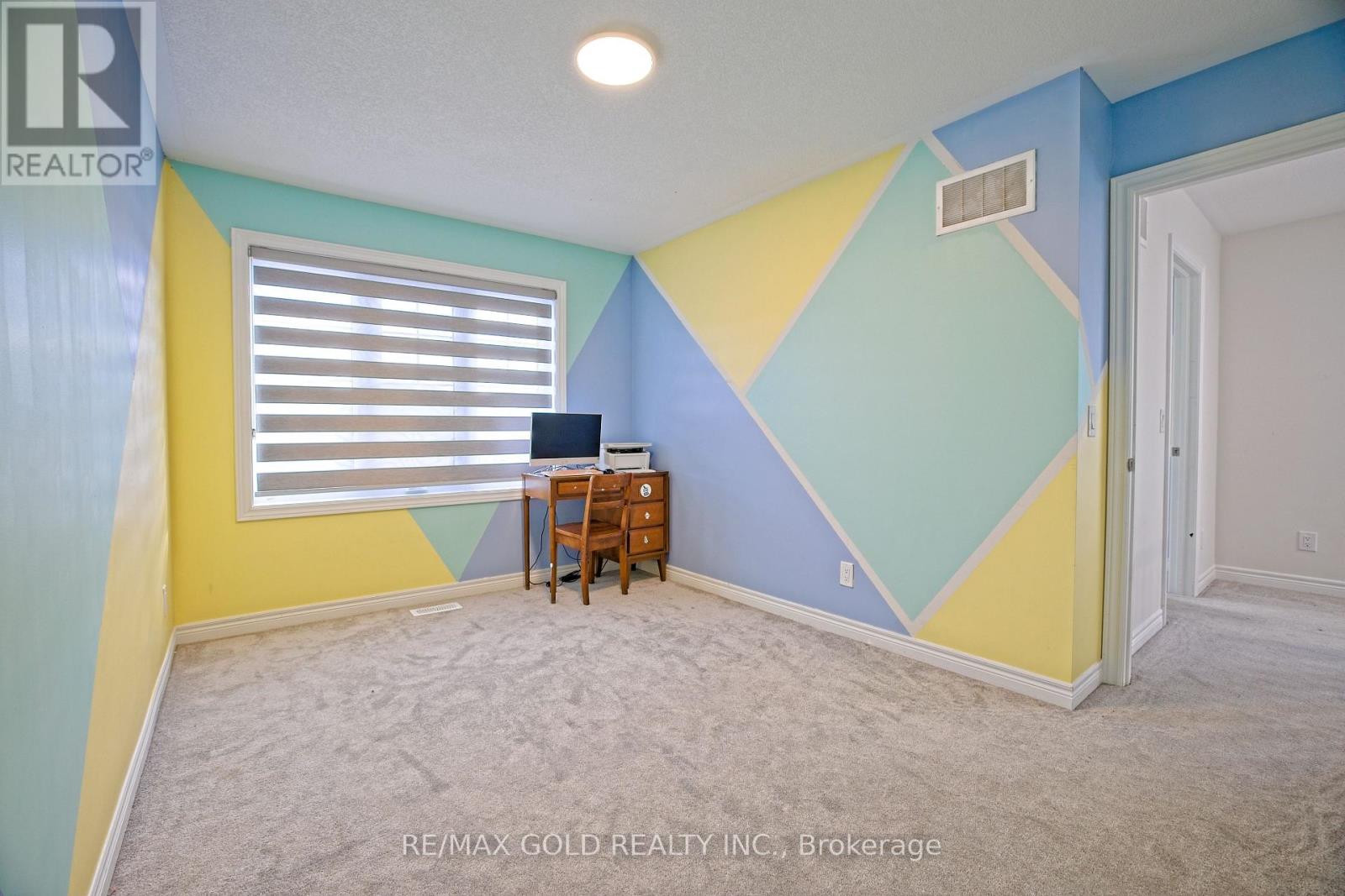 71 Gloria Street, Kitchener, Ontario  N2R 0R4 - Photo 17 - X12512348