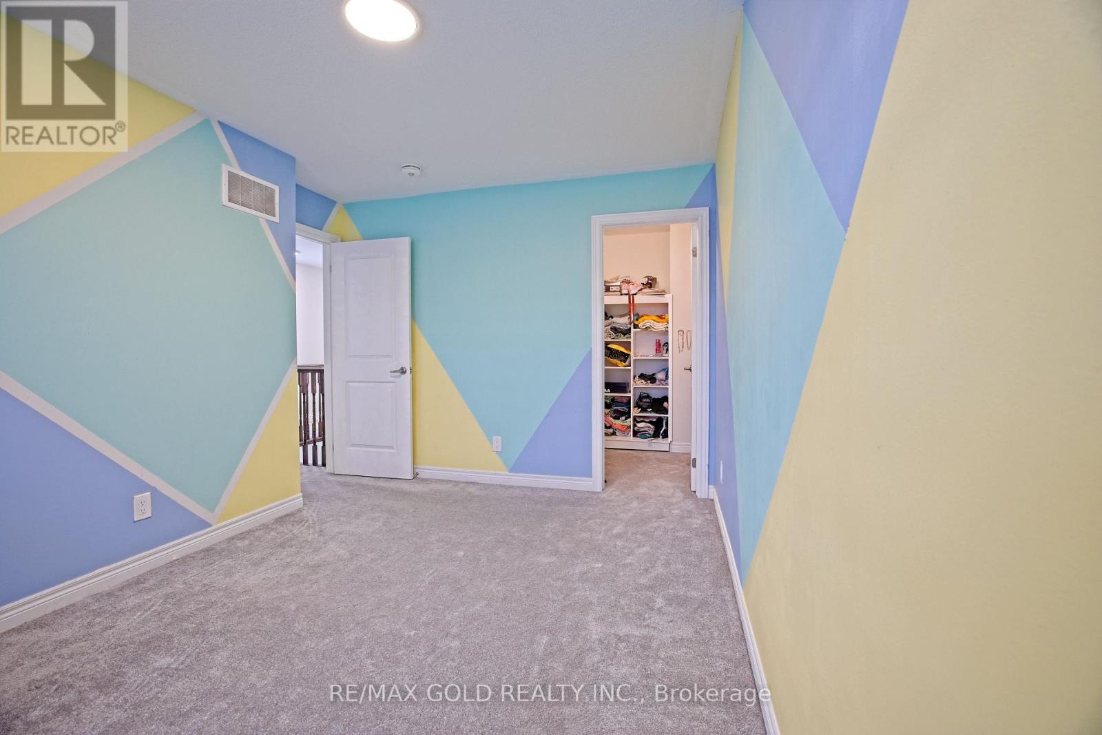 71 Gloria Street, Kitchener, Ontario  N2R 0R4 - Photo 18 - X12512348