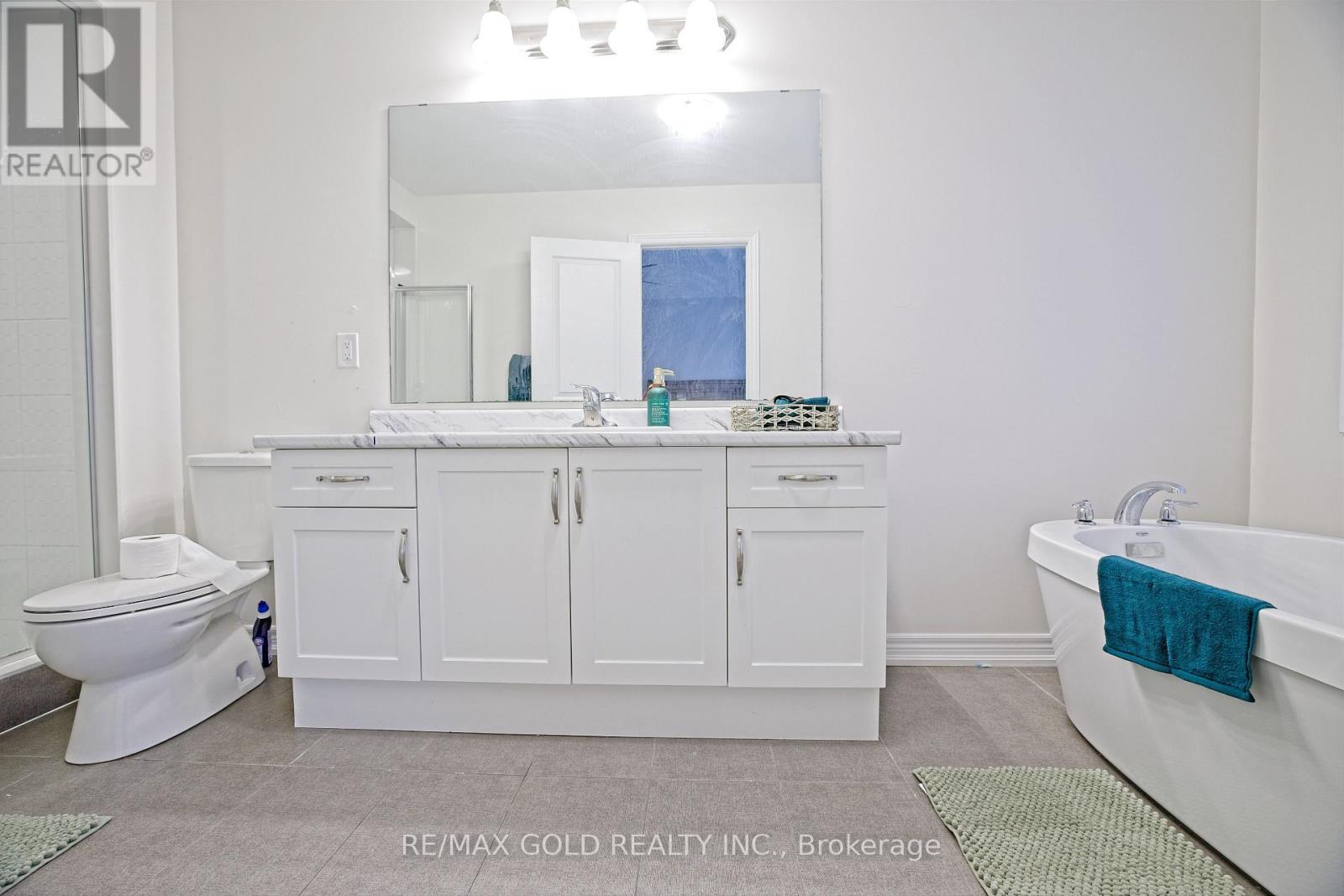 71 Gloria Street, Kitchener, Ontario  N2R 0R4 - Photo 31 - X12512348