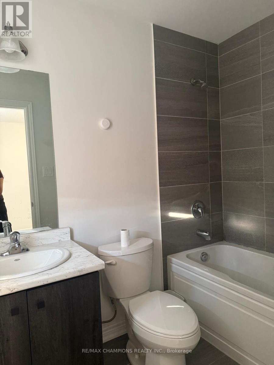 10 Radison Lane, Hamilton, Ontario  L8H 0B5 - Photo 23 - X12512380