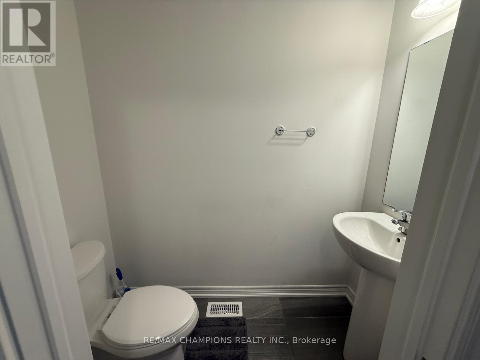 10 Radison Lane, Hamilton, Ontario  L8H 0B5 - Photo 37 - X12512380