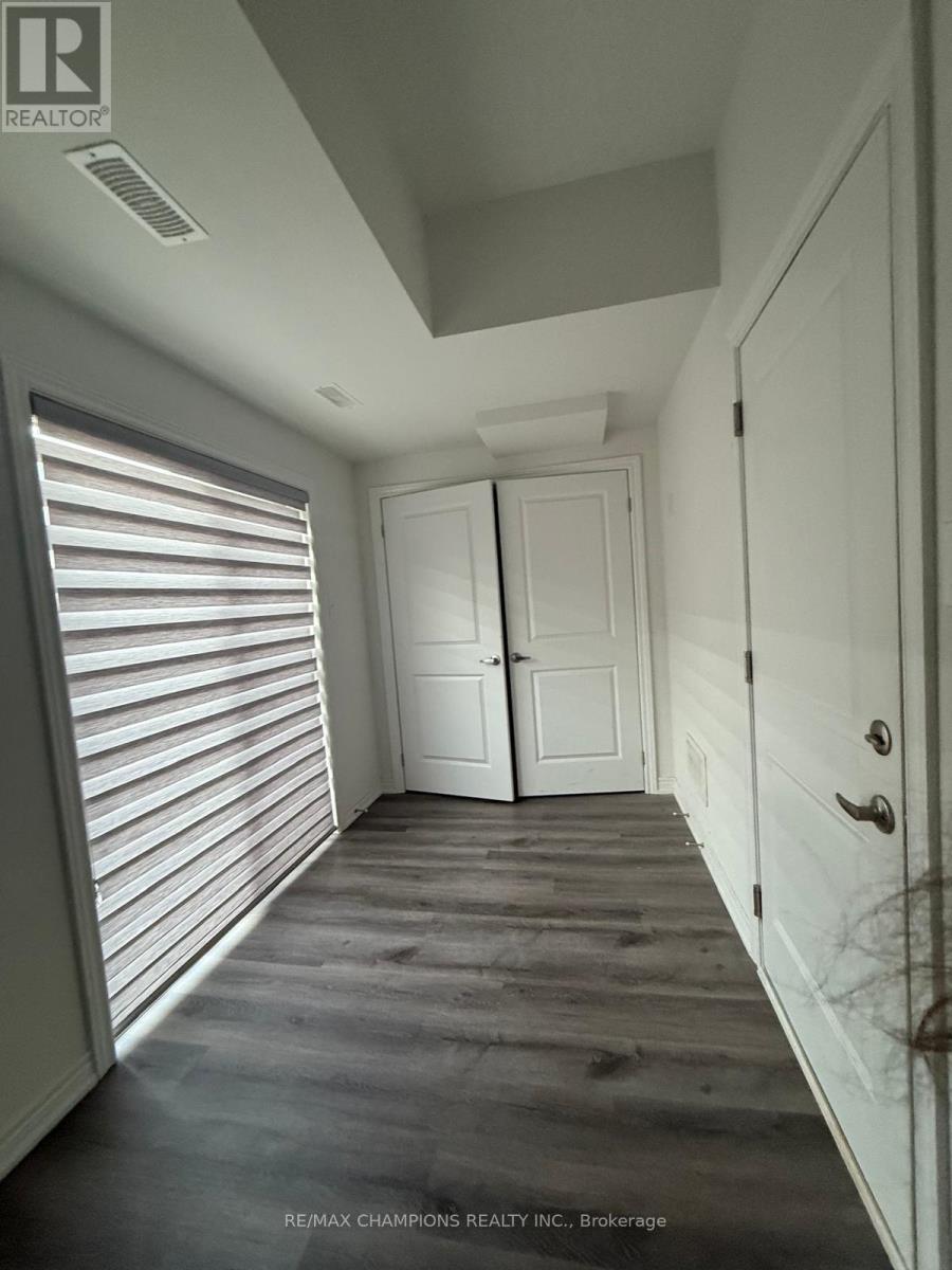 10 Radison Lane, Hamilton, Ontario  L8H 0B5 - Photo 7 - X12512380