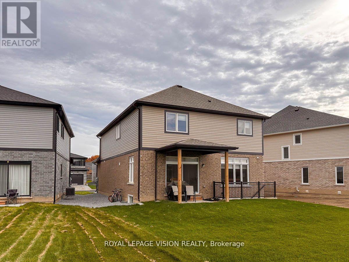 155 Bur Oak Drive, Thorold, Ontario  L2V 4Y6 - Photo 32 - X12512420