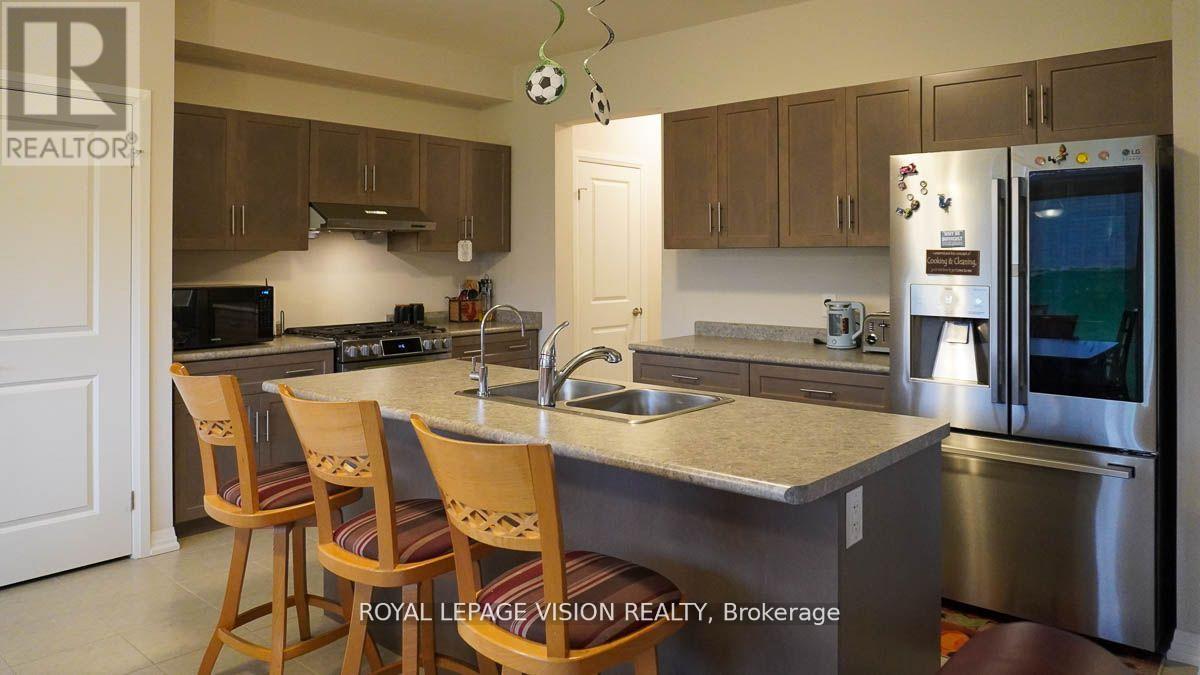 155 Bur Oak Drive, Thorold, Ontario  L2V 4Y6 - Photo 9 - X12512420