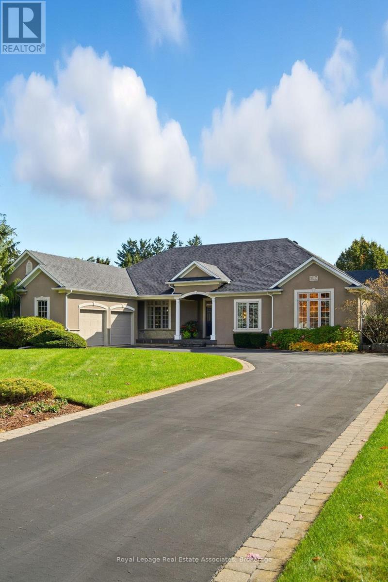 7 Appaloosa Trail, Hamilton, Ontario  L0R 1H3 - Photo 4 - X12512436