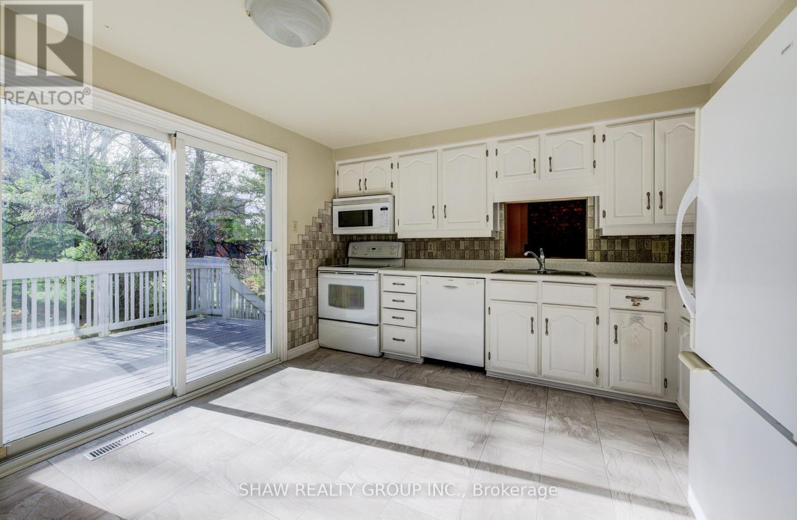 14 Broadview Court, Kitchener, Ontario  N2A 2X8 - Photo 13 - X12512462