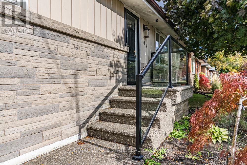 105 Mcelroy Road E, Hamilton, Ontario  L9A 1Z1 - Photo 2 - X12512490