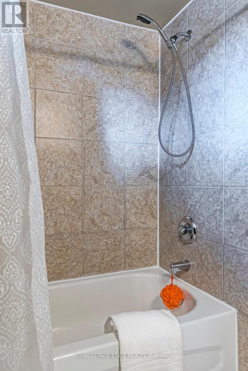 105 Mcelroy Road E, Hamilton, Ontario  L9A 1Z1 - Photo 38 - X12512490