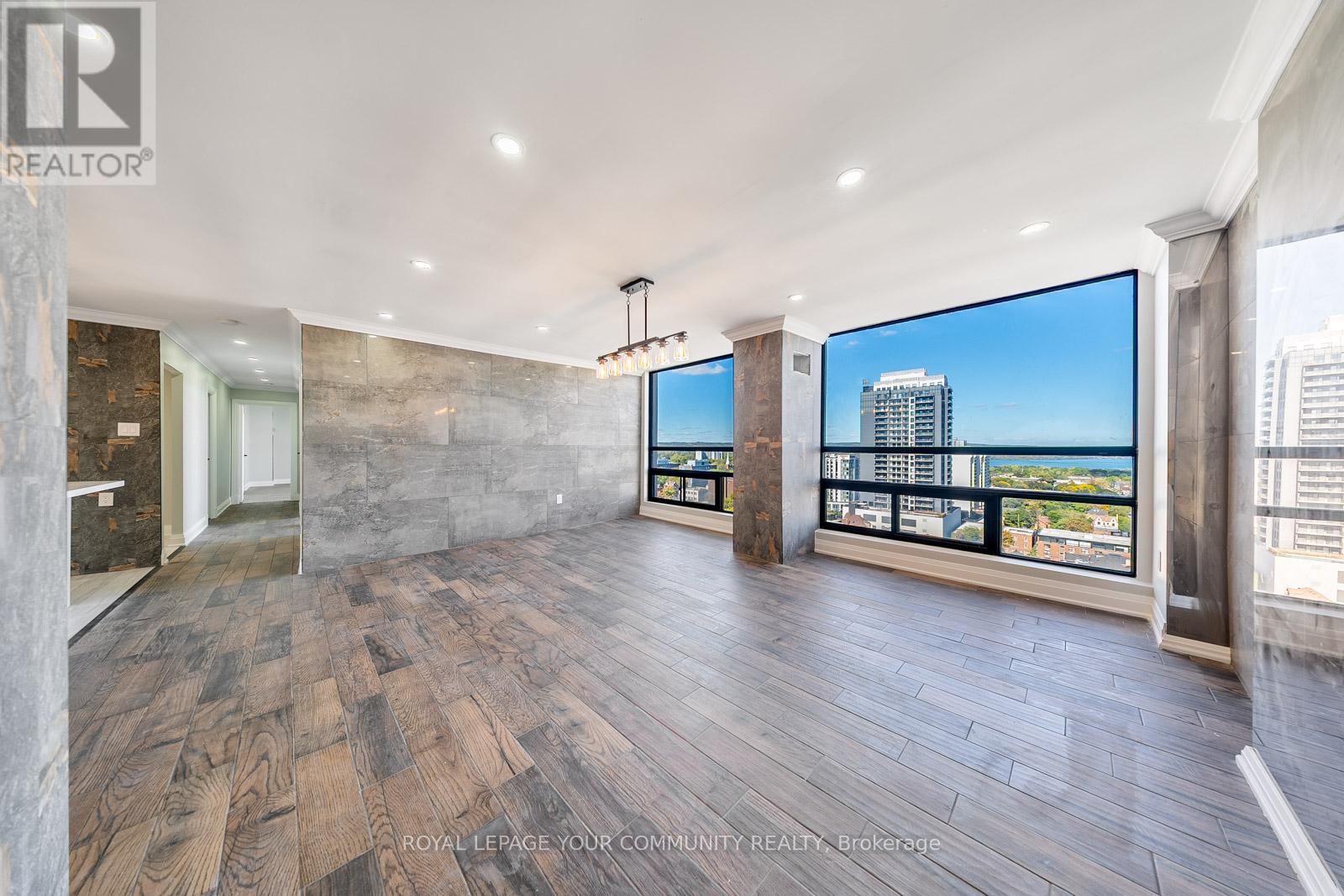 Ph3 - 222 Jackson Street, Hamilton, Ontario  L8P 4S5 - Photo 7 - X12512524