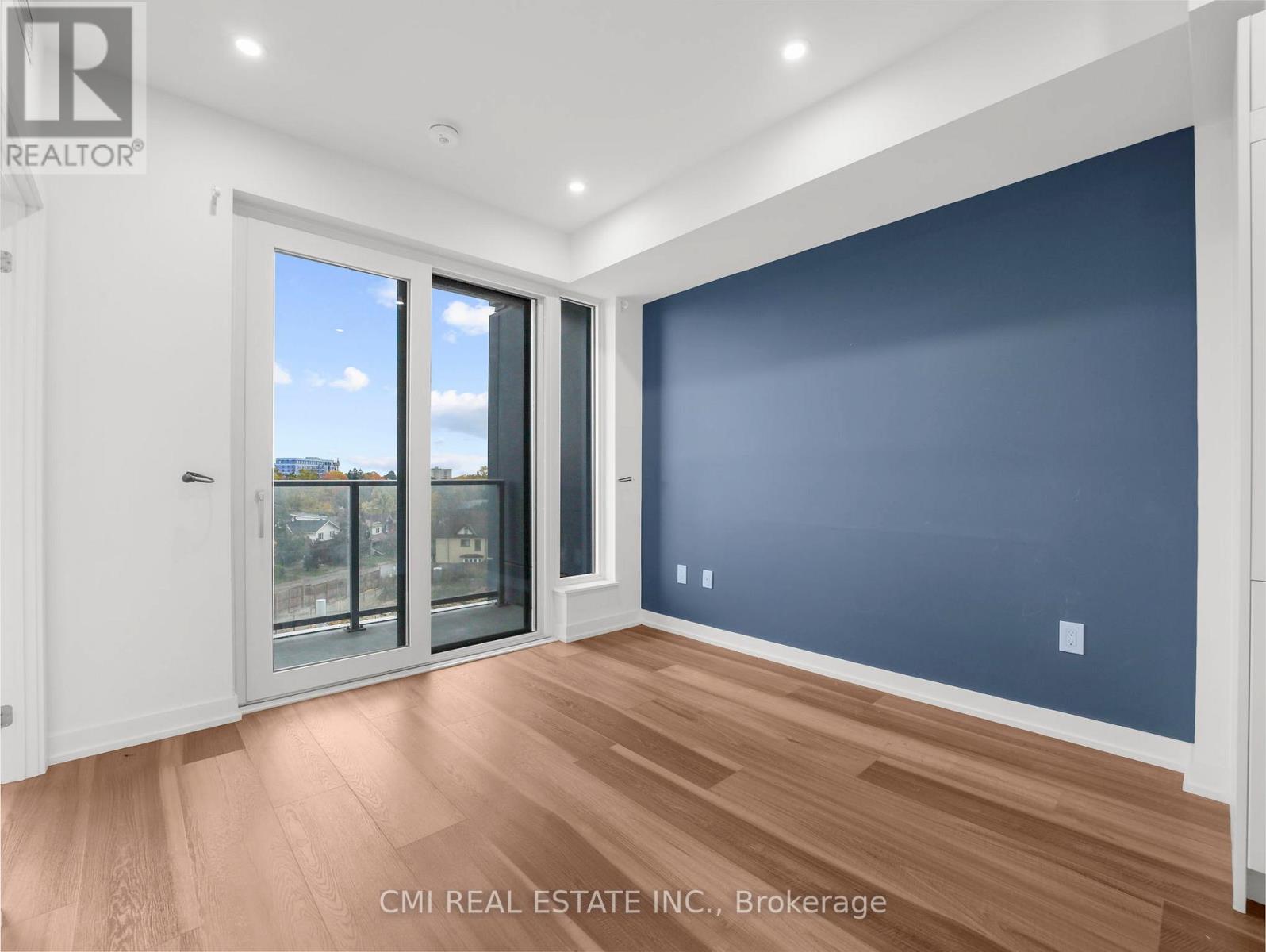 411 - 5 Wellington Street S, Kitchener, Ontario  N2G 0E3 - Photo 8 - X12512528