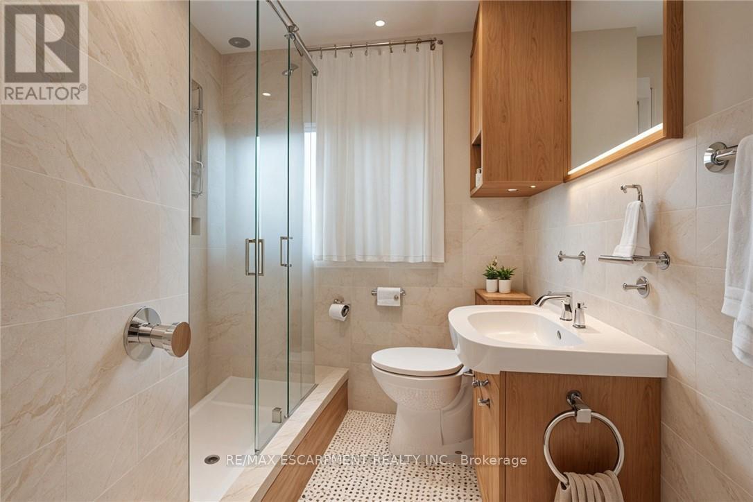 228 Province Street S, Hamilton, Ontario  L8K 2L7 - Photo 13 - X12512530