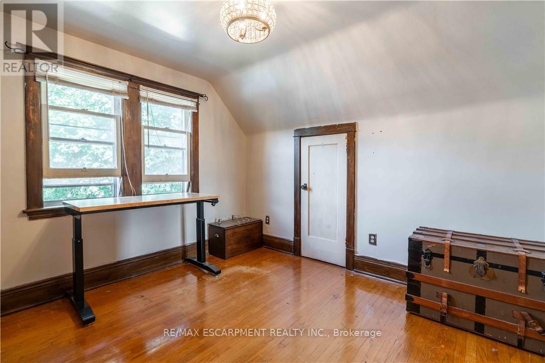 228 Province Street S, Hamilton, Ontario  L8K 2L7 - Photo 15 - X12512530