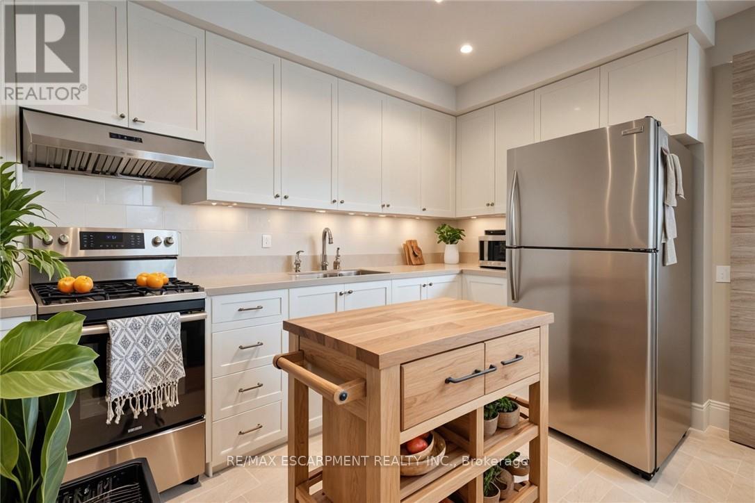 228 Province Street S, Hamilton, Ontario  L8K 2L7 - Photo 9 - X12512530