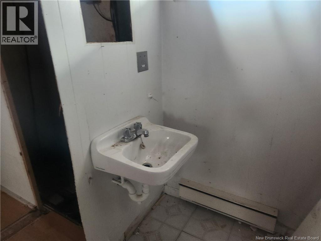 32 Rue Pelletier, Saint-Quentin, New Brunswick  E8A 1Y1 - Photo 12 - NB129665