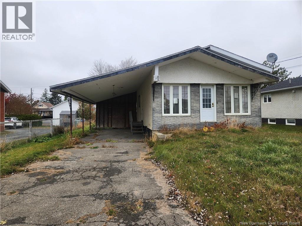 32 Rue Pelletier, Saint-Quentin, New Brunswick  E8A 1Y1 - Photo 2 - NB129665