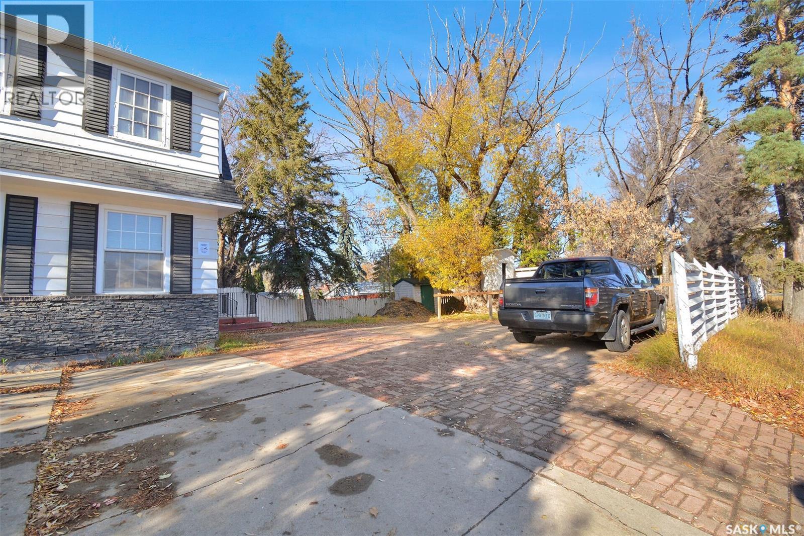 420 Cumberland Avenue S, Saskatoon, Saskatchewan  S7N 1L5 - Photo 3 - SK022470