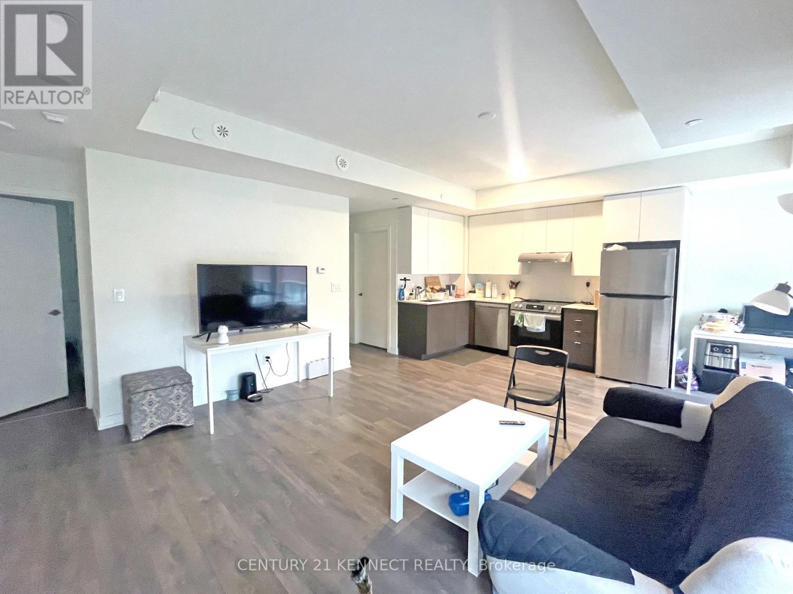 202 - 135 Canon Jackson Drive, Toronto, Ontario  M6M 0C3 - Photo 9 - W12506990