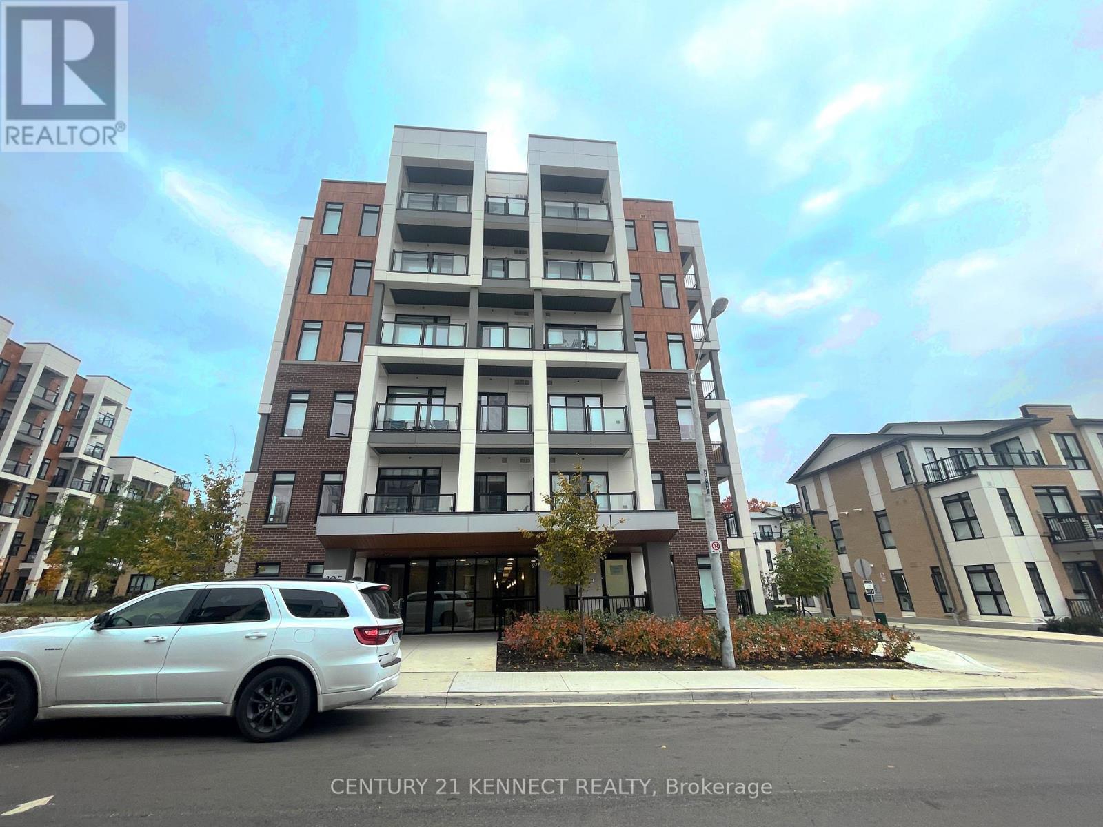 202 - 135 Canon Jackson Drive, Toronto, Ontario  M6M 0C3 - Photo 2 - W12506990