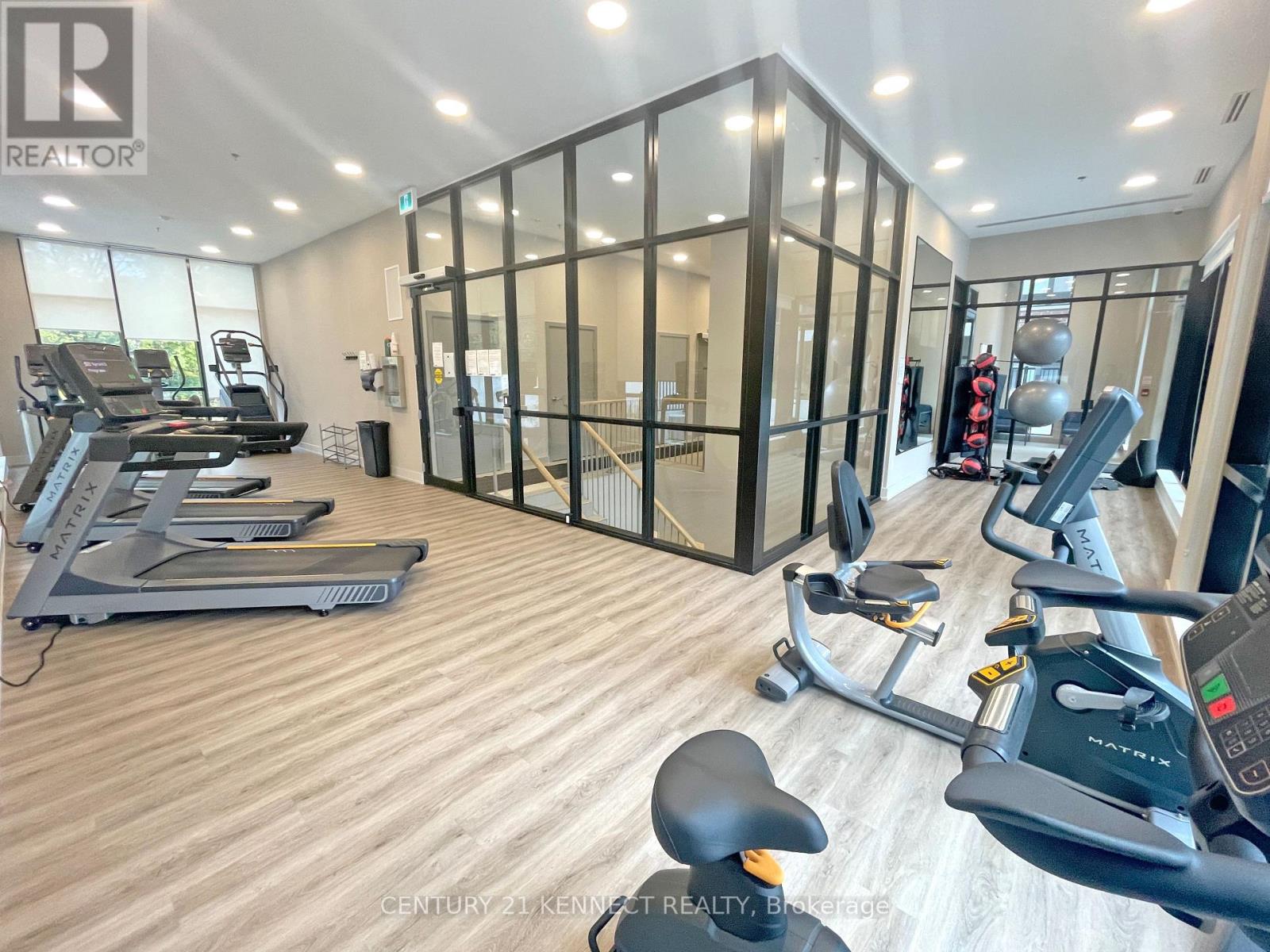 202 - 135 Canon Jackson Drive, Toronto, Ontario  M6M 0C3 - Photo 4 - W12506990