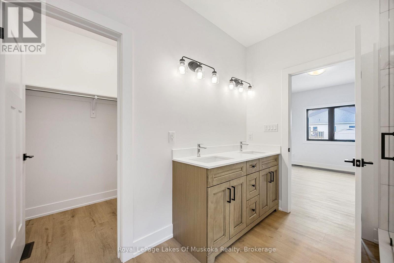 118 Brandon Avenue, Severn (Coldwater), Ontario  L0K 1E0 - Photo 12 - S12512922