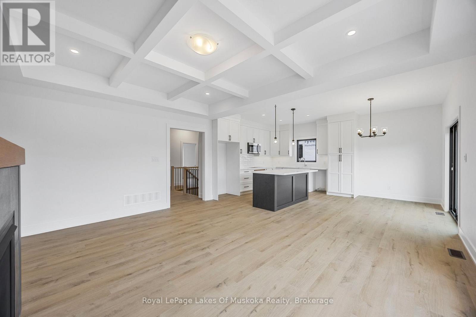 116 Brandon Avenue, Severn (Coldwater), Ontario  L0K 1E0 - Photo 8 - S12512944