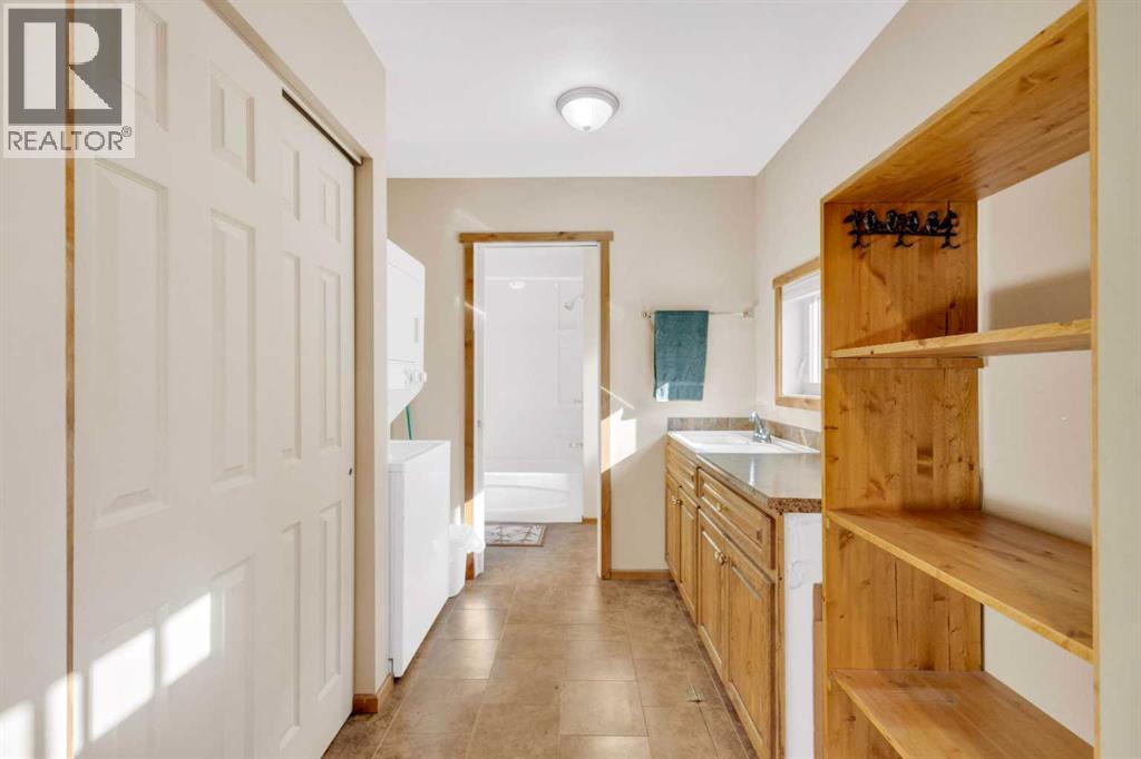 97 Oliver Avenue, Gull Lake, Alberta  T4L 2N1 - Photo 15 - A2264062