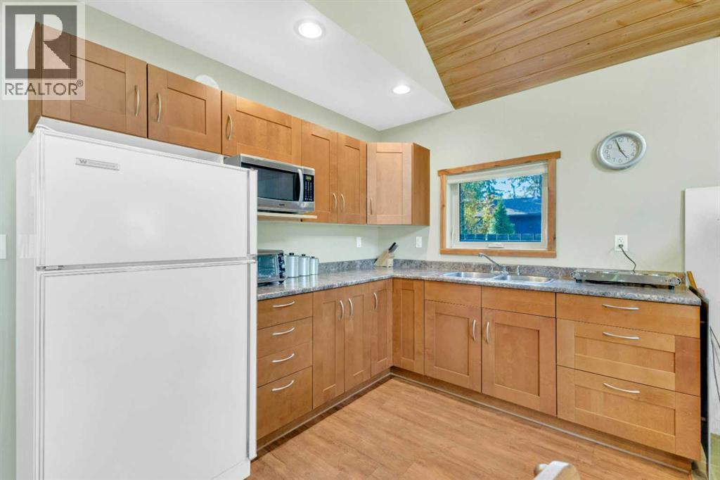 97 Oliver Avenue, Gull Lake, Alberta  T4L 2N1 - Photo 6 - A2264062