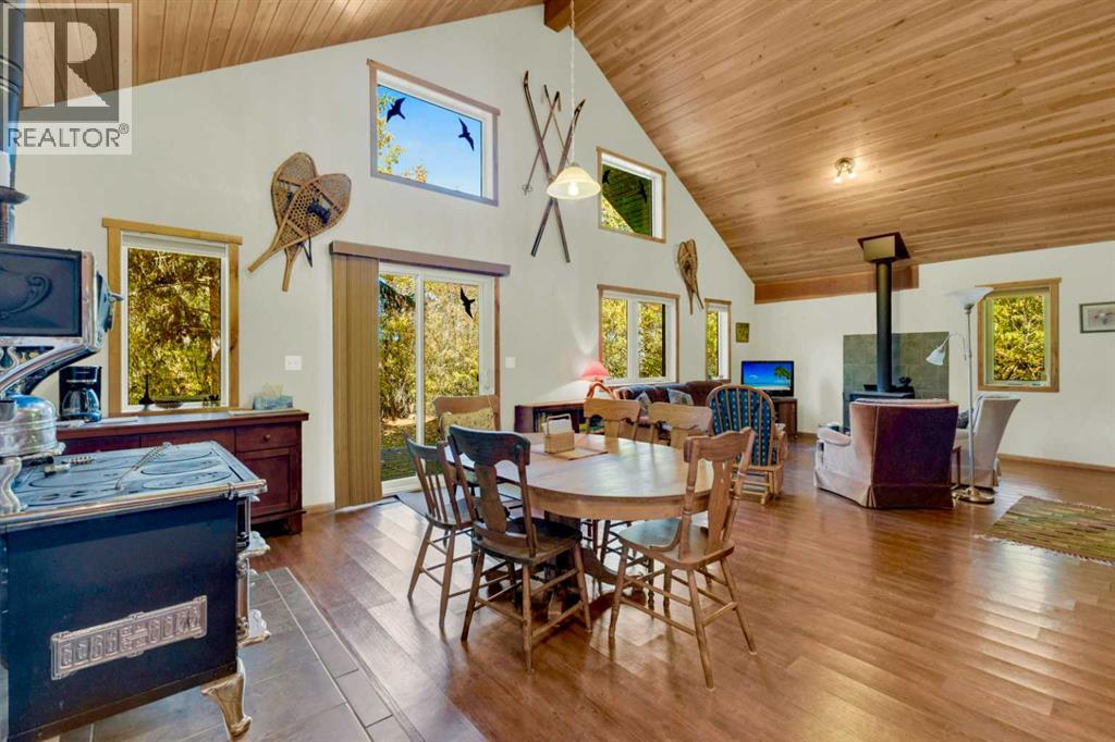 97 Oliver Avenue, Gull Lake, Alberta  T4L 2N1 - Photo 3 - A2264062