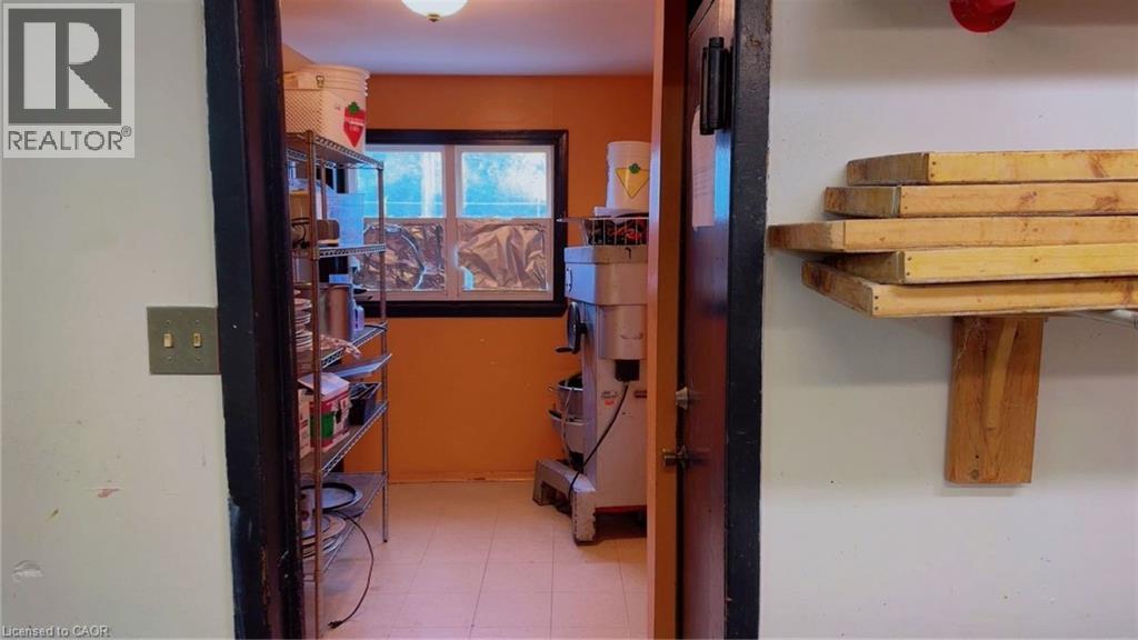 390 Courtland Avenue E, Kitchener, Ontario N2G 2W2 - Photo 13 - 40779320