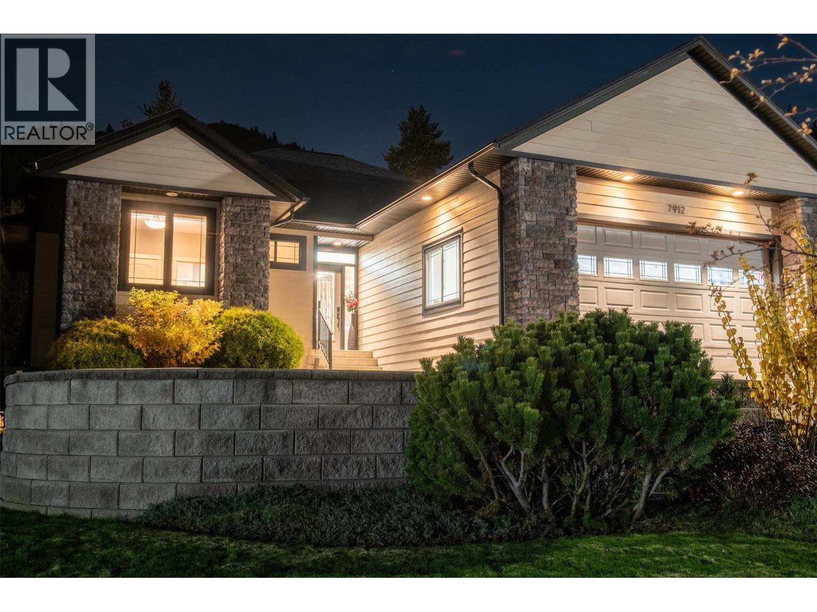 7912 Birchwood Drive, Trail, British Columbia  V1R 4Y4 - Photo 2 - 10366459