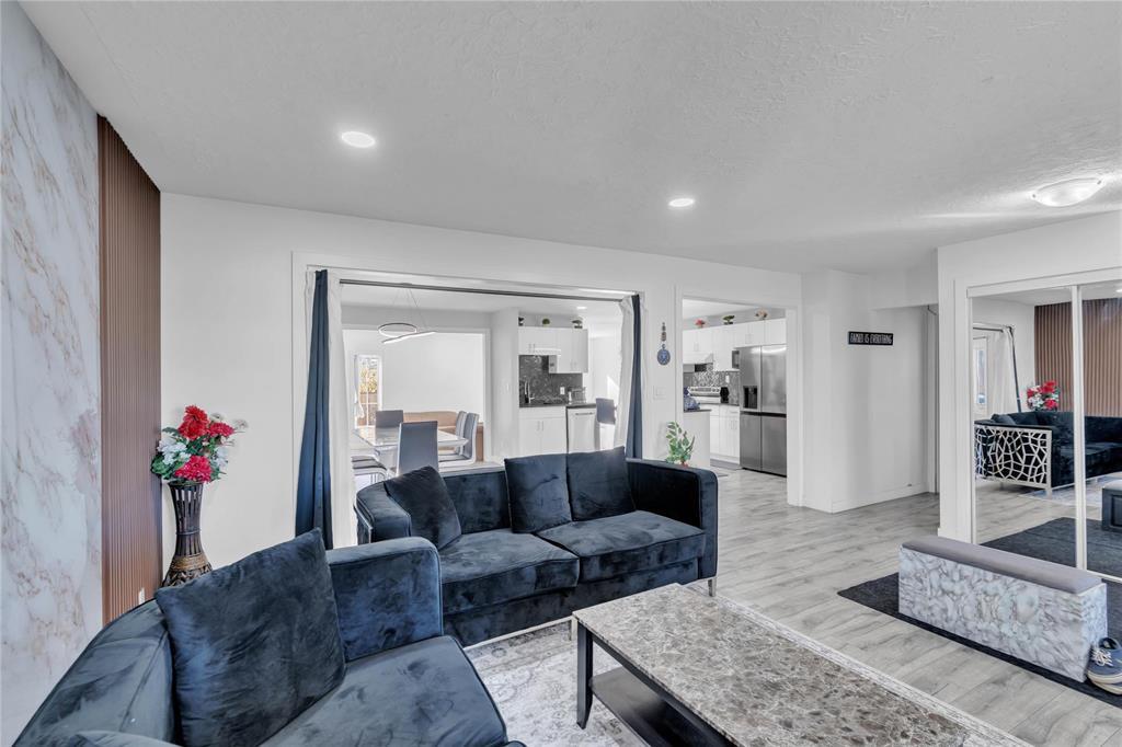 66 Stardust Crescent, Winnipeg, Manitoba  R2P 2H5 - Photo 4 - 202527877