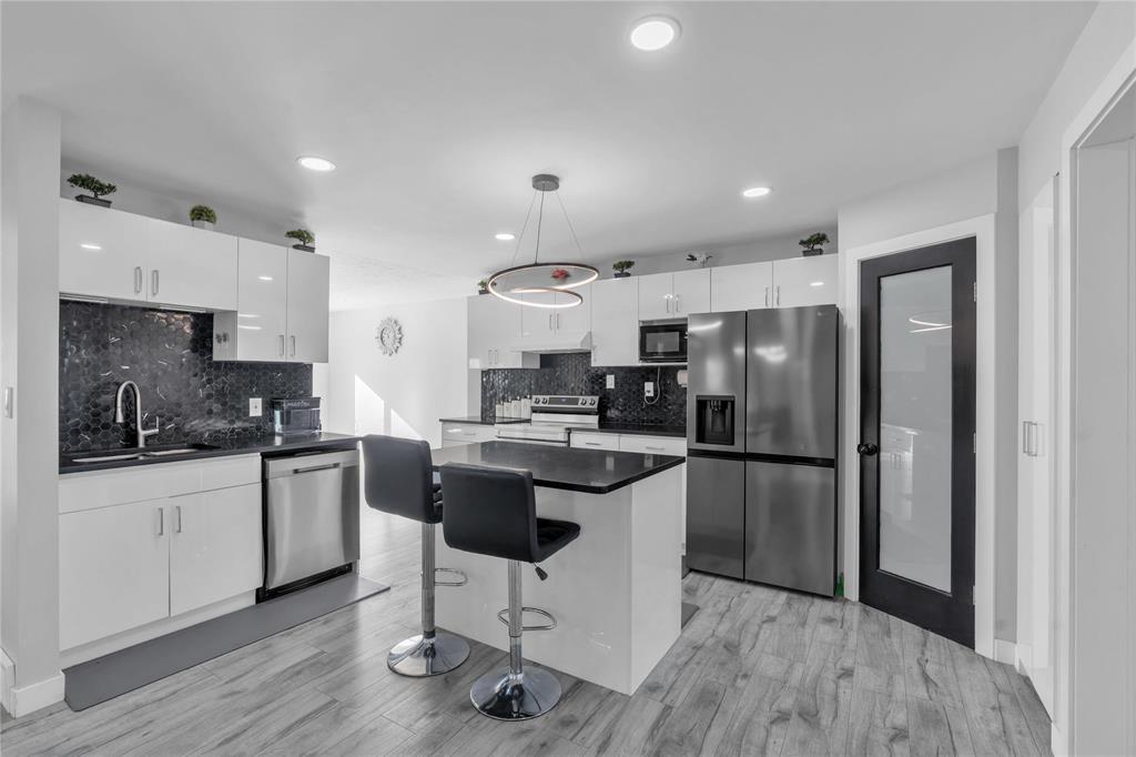 66 Stardust Crescent, Winnipeg, Manitoba  R2P 2H5 - Photo 9 - 202527877