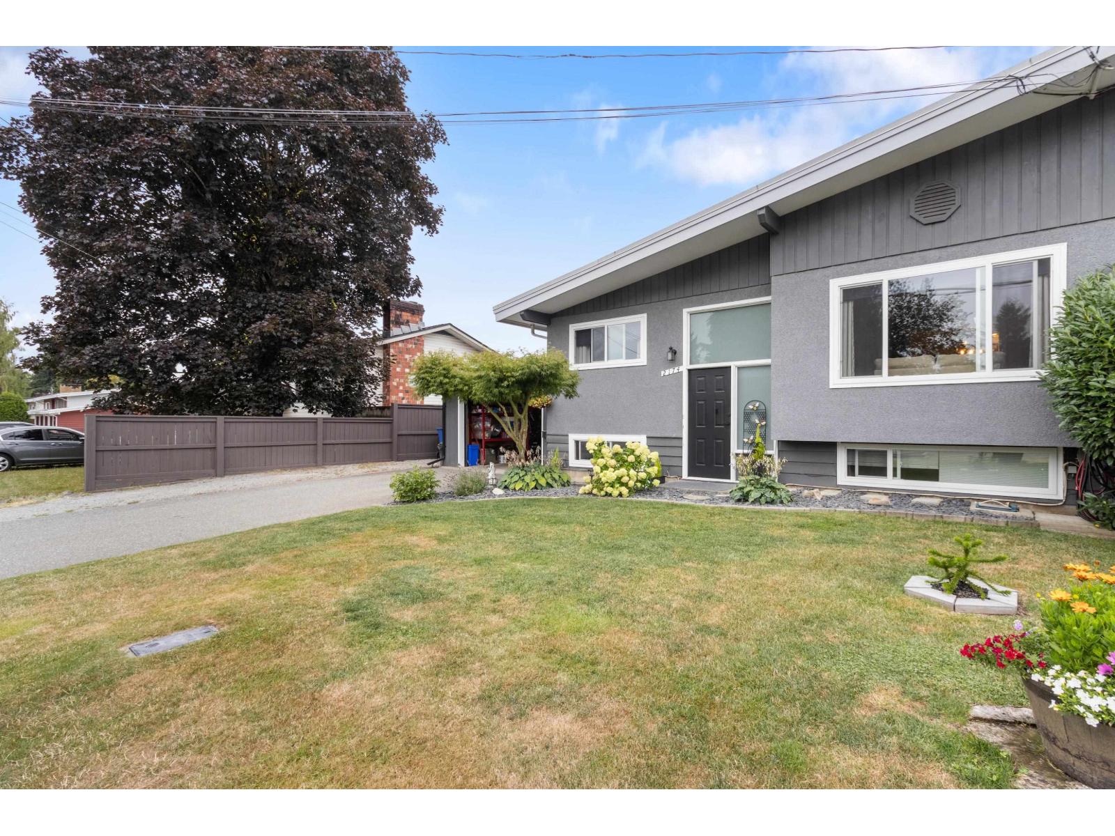 2174 Lynden Street, Abbotsford, British Columbia  V2T 3B5 - Photo 2 - R3064307