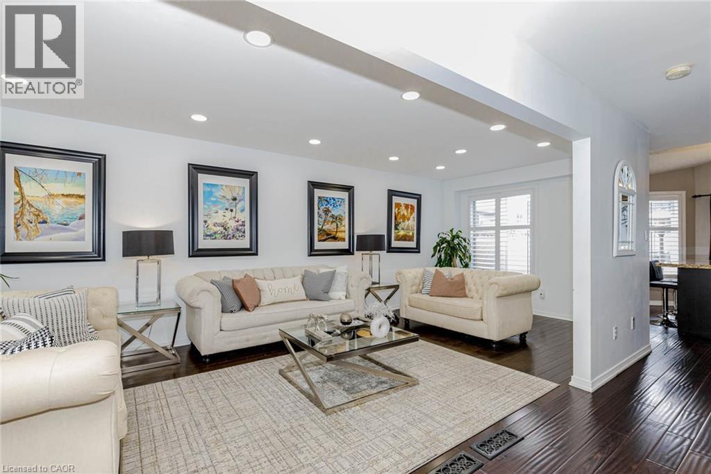 32 Vineberg Drive, Hamilton, Ontario  L9B 2P6 - Photo 6 - 40785457