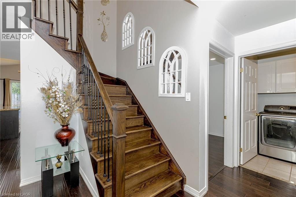 32 Vineberg Drive, Hamilton, Ontario  L9B 2P6 - Photo 18 - 40785457