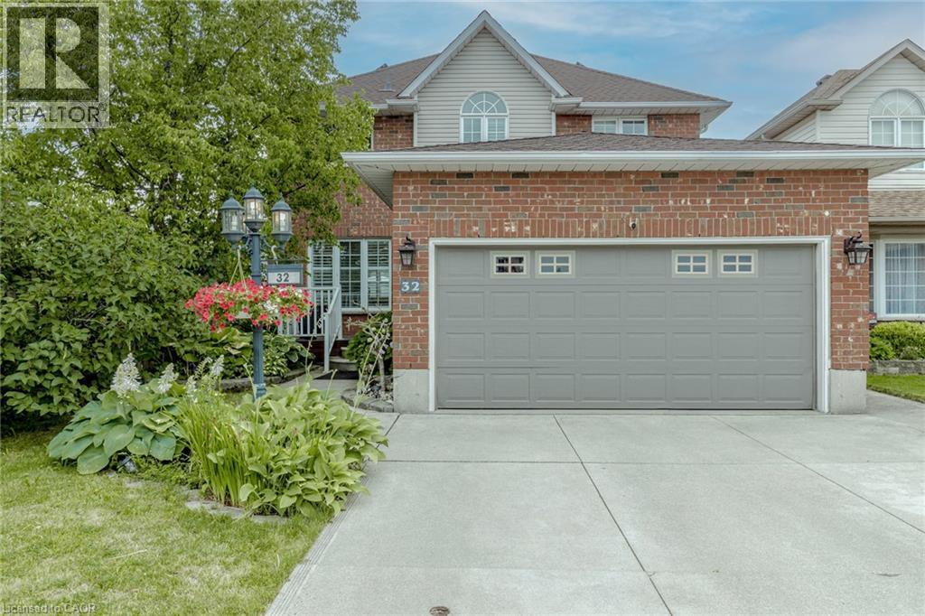 32 Vineberg Drive, Hamilton, Ontario  L9B 2P6 - Photo 3 - 40785457