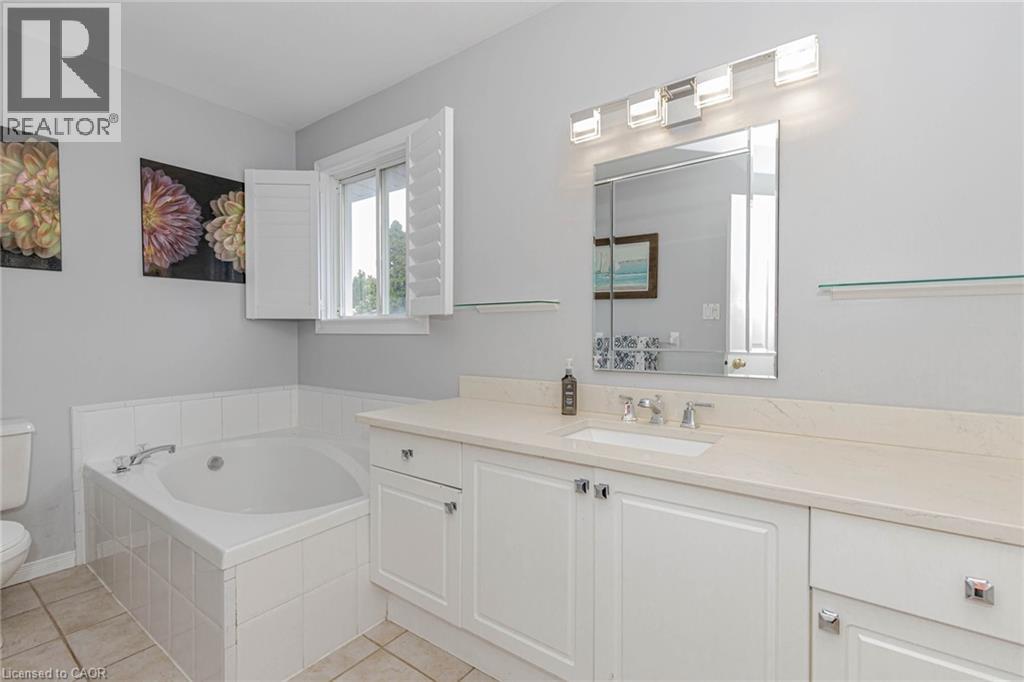 32 Vineberg Drive, Hamilton, Ontario  L9B 2P6 - Photo 24 - 40785457