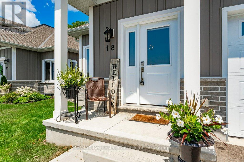 18 - 744 Nelson Street W, Norfolk (Port Dover), Ontario  N0A 1N0 - Photo 3 - X12512748