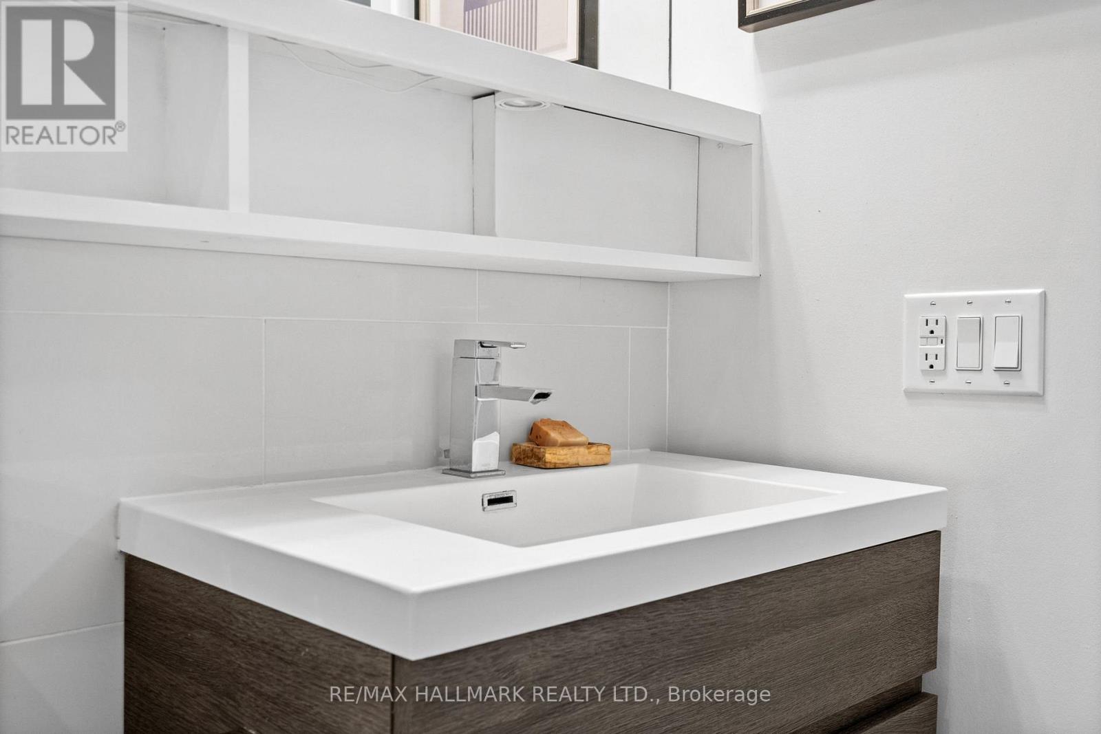 207 - 1239 Dundas Street W, Toronto, Ontario  M6J 1X6 - Photo 21 - C12512606